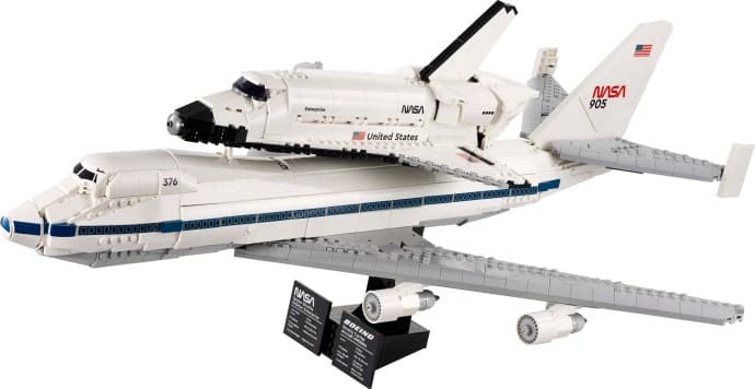 Imagen del set LEGO Shuttle Carrier Aircraft