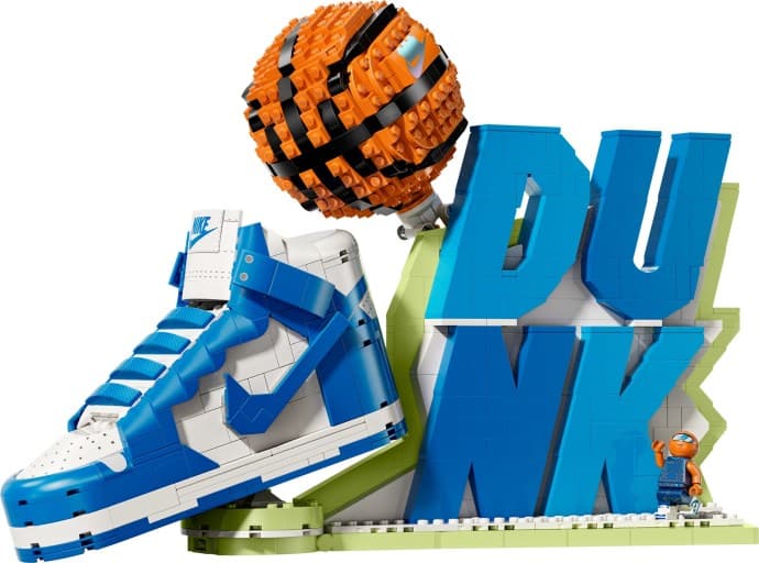 Imagen de Nike Dunk x LEGO Set