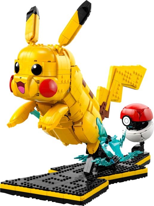 Imagen de Pikachu y Poké Ball