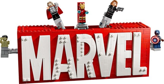 Imagen del set LEGO Logotipo MARVEL y Minifiguras